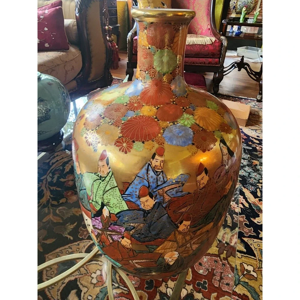 Antique Japanese Satsuma Vase Arhat figures Meiji‎ period